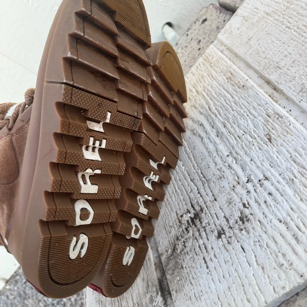 Sorel Women's Joan of Arctic Next Lite Tan Boots size 9